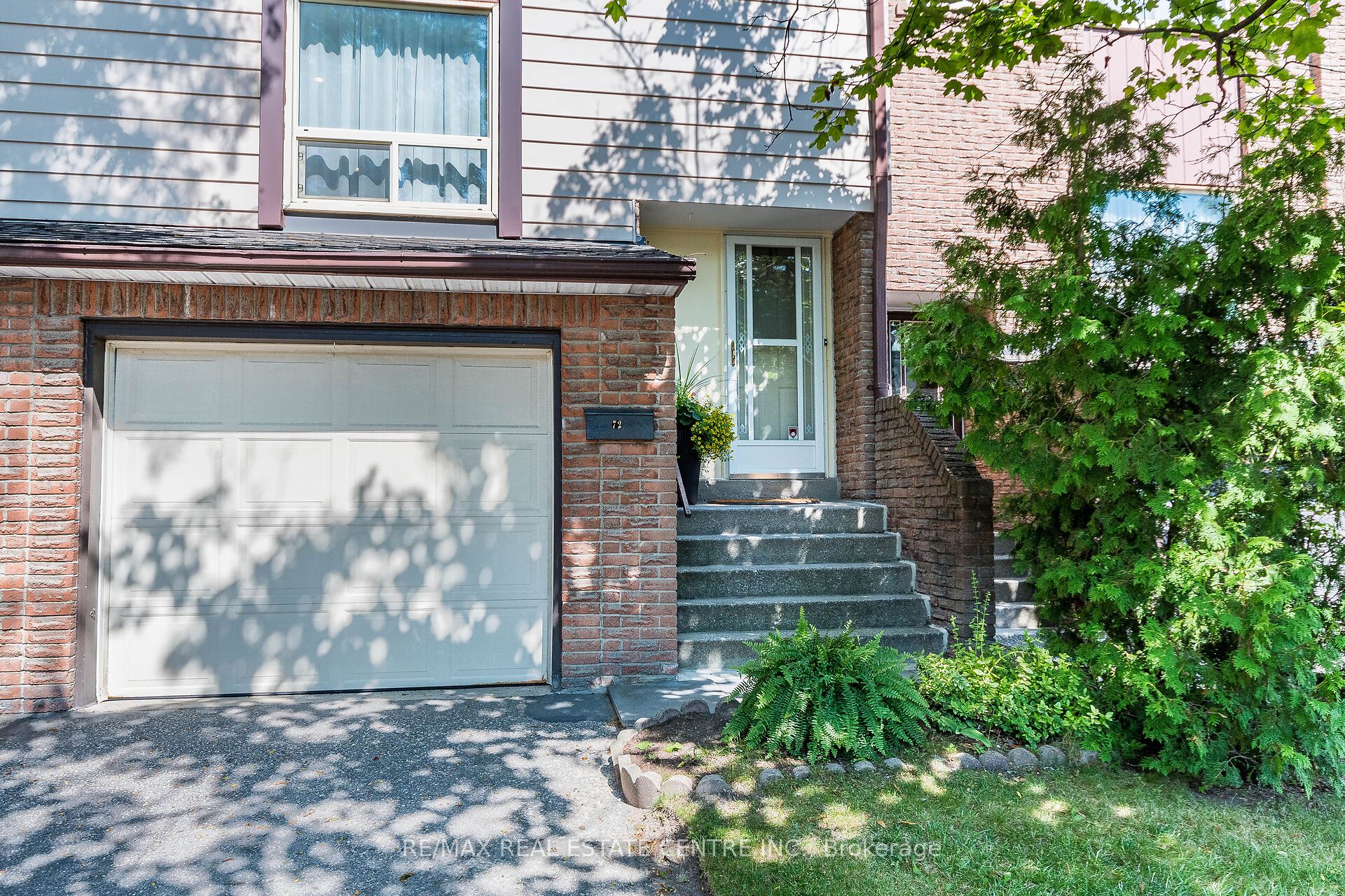1221 Dundix Road