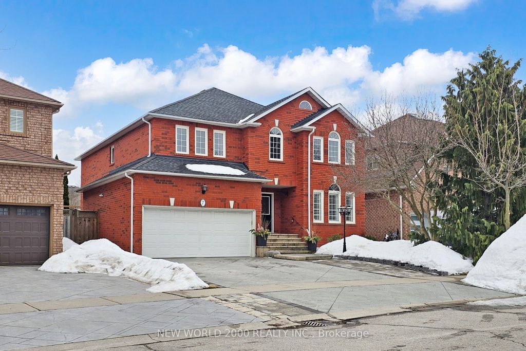 Photo of 7 Finnegan Place, Whitby, ON L1R 2G2 (MLS # E12858804)