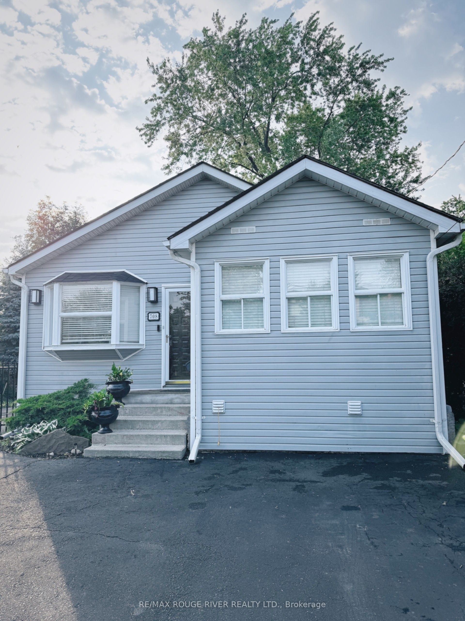 708 Montbeck Crescent