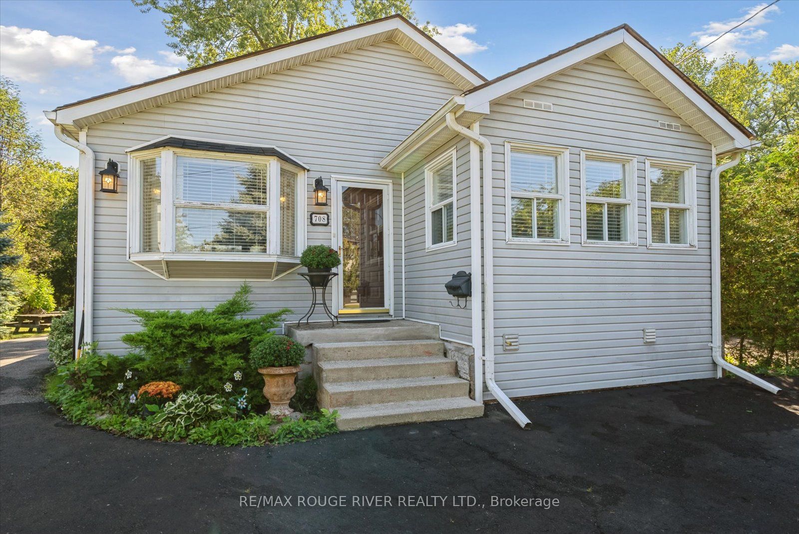 708 Montbeck Crescent