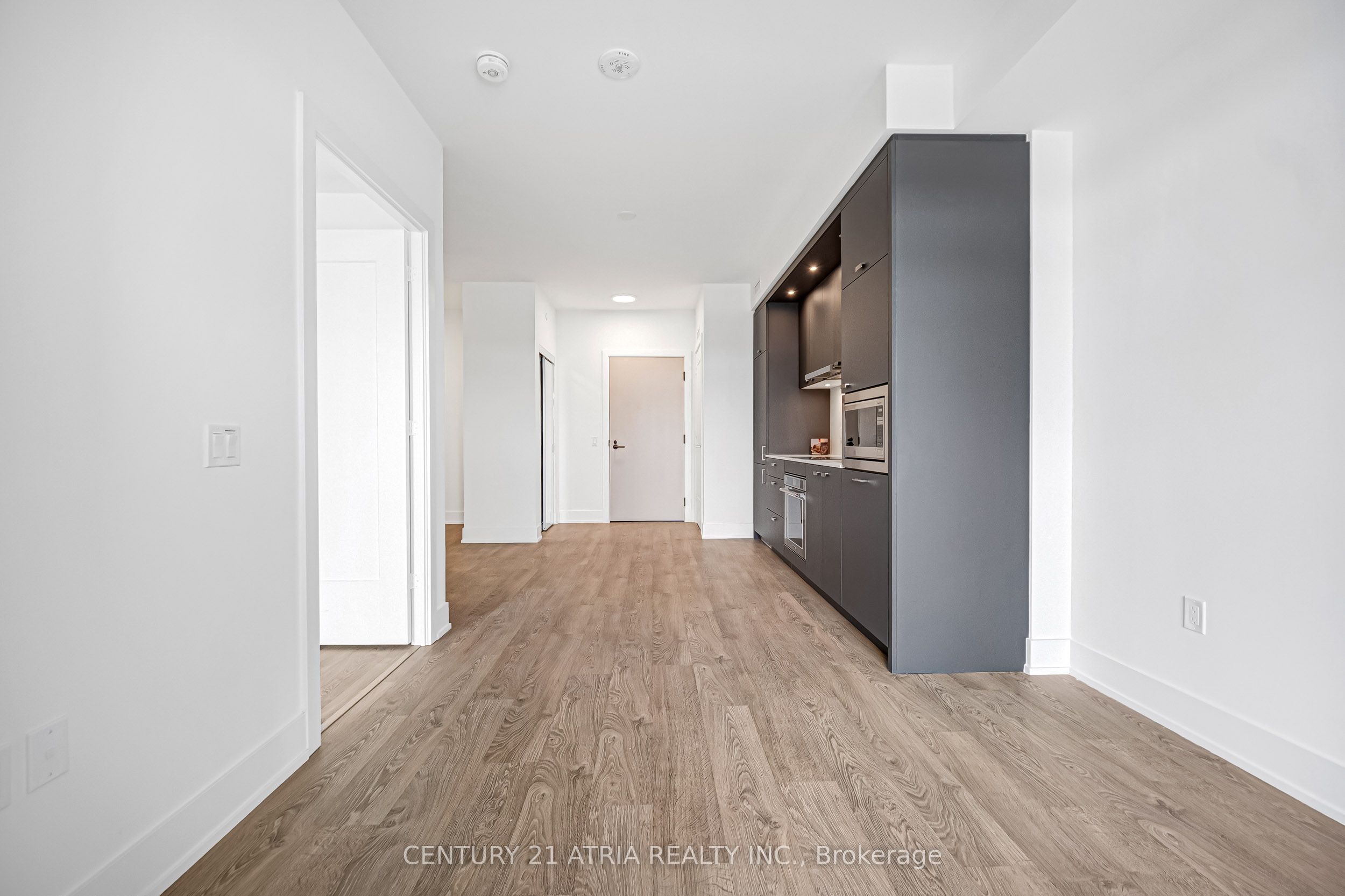 858 Dupont Street 307