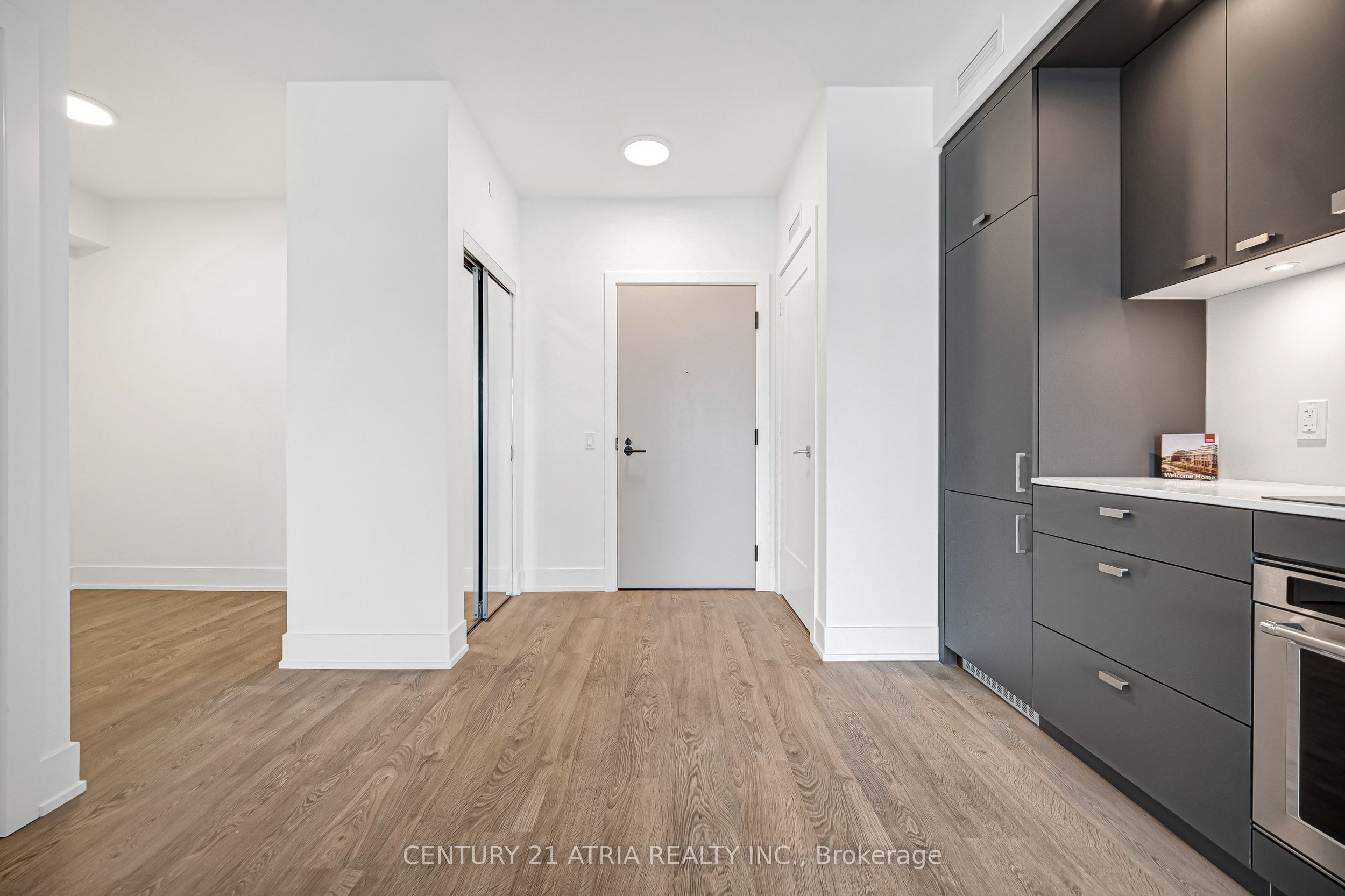 858 Dupont Street 307