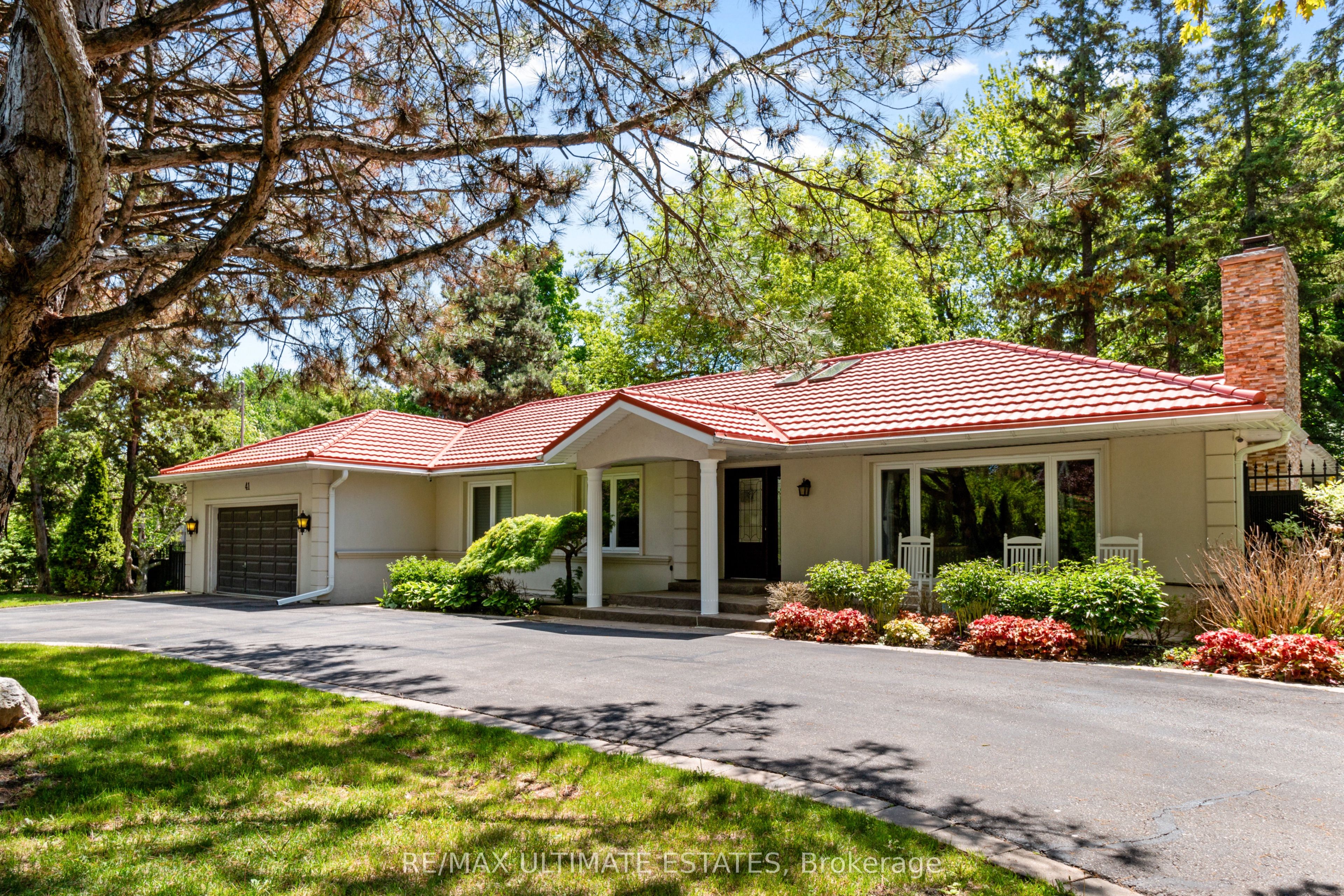 41 Thornridge Drive