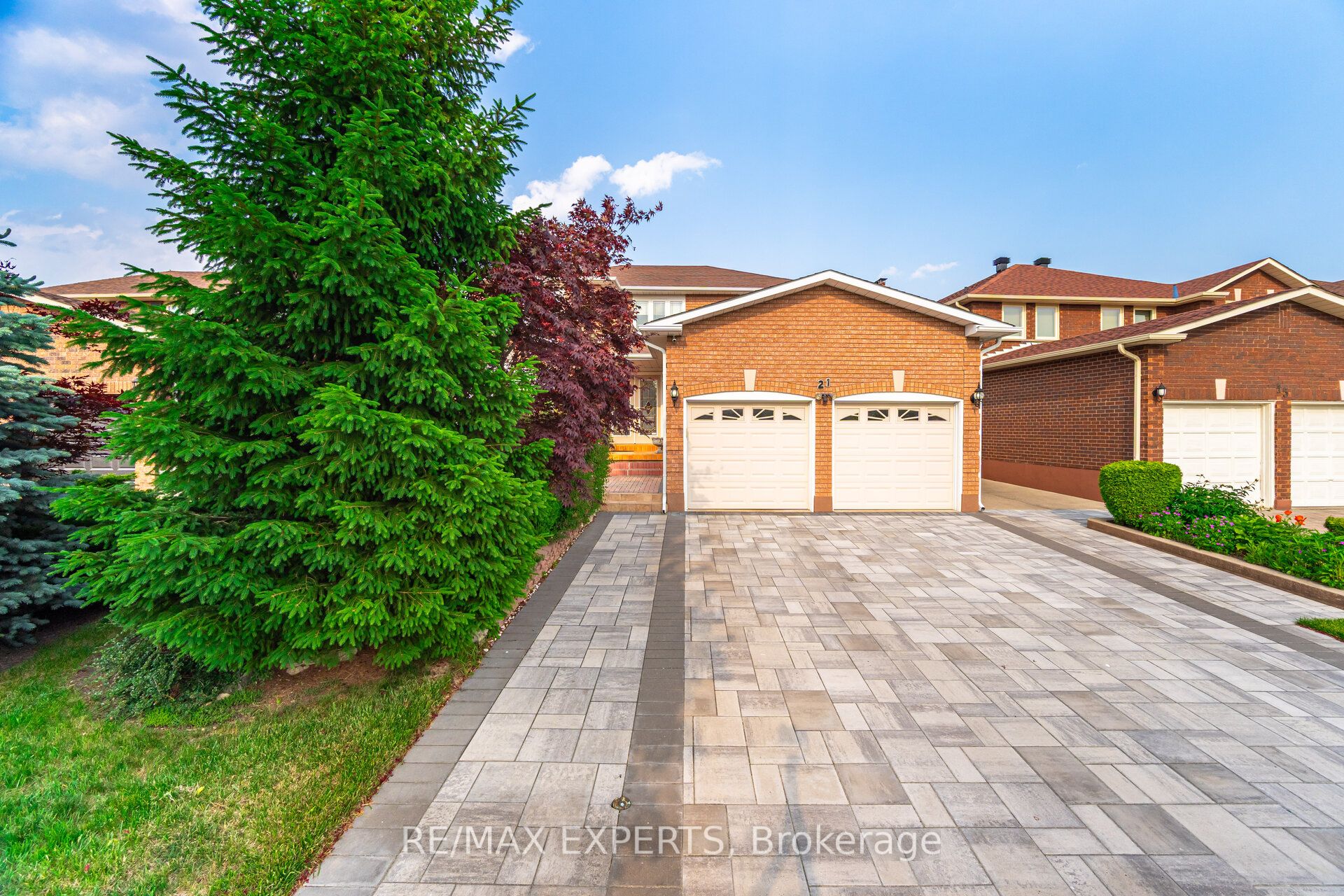 21 Williamsburg Lane