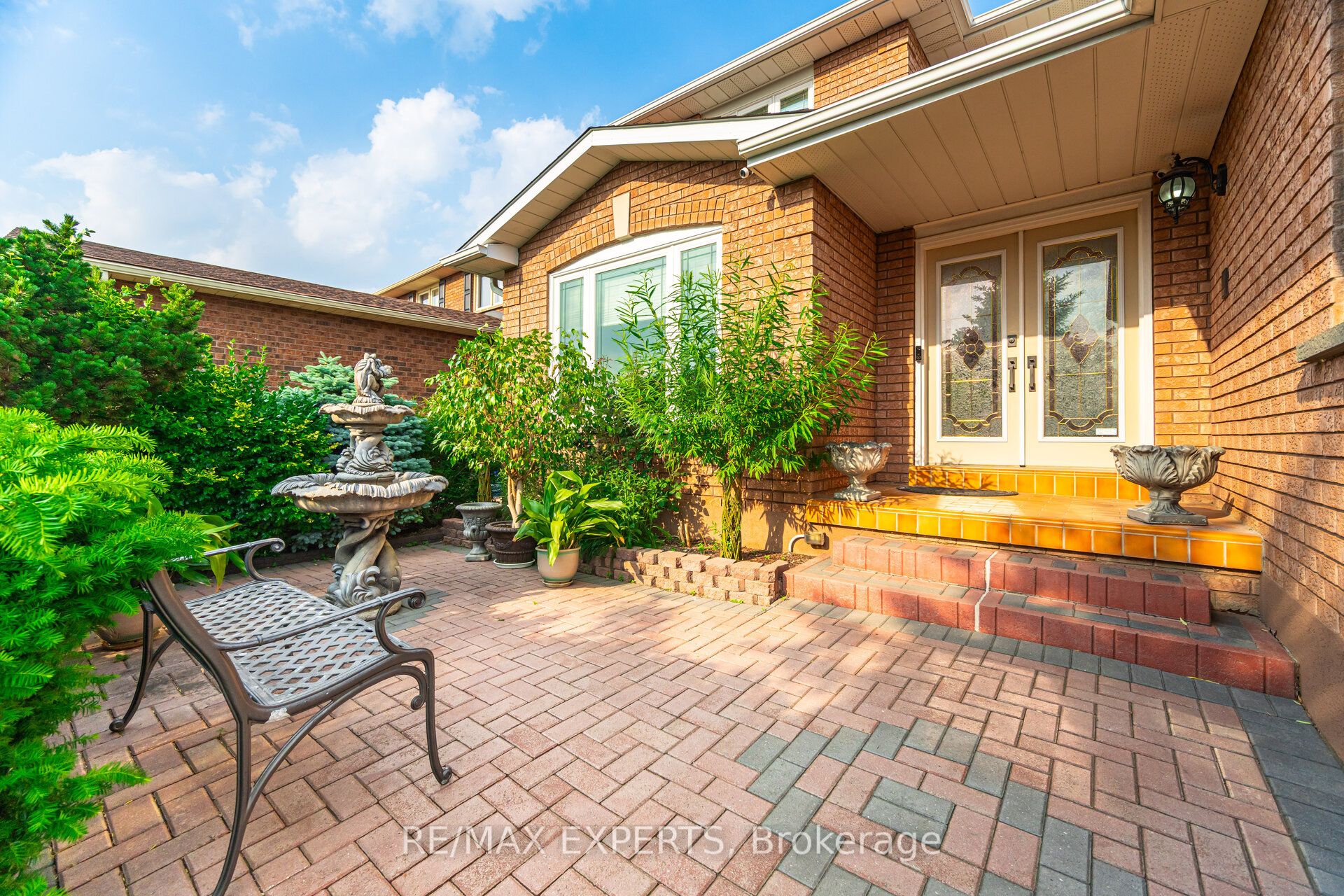 21 Williamsburg Lane