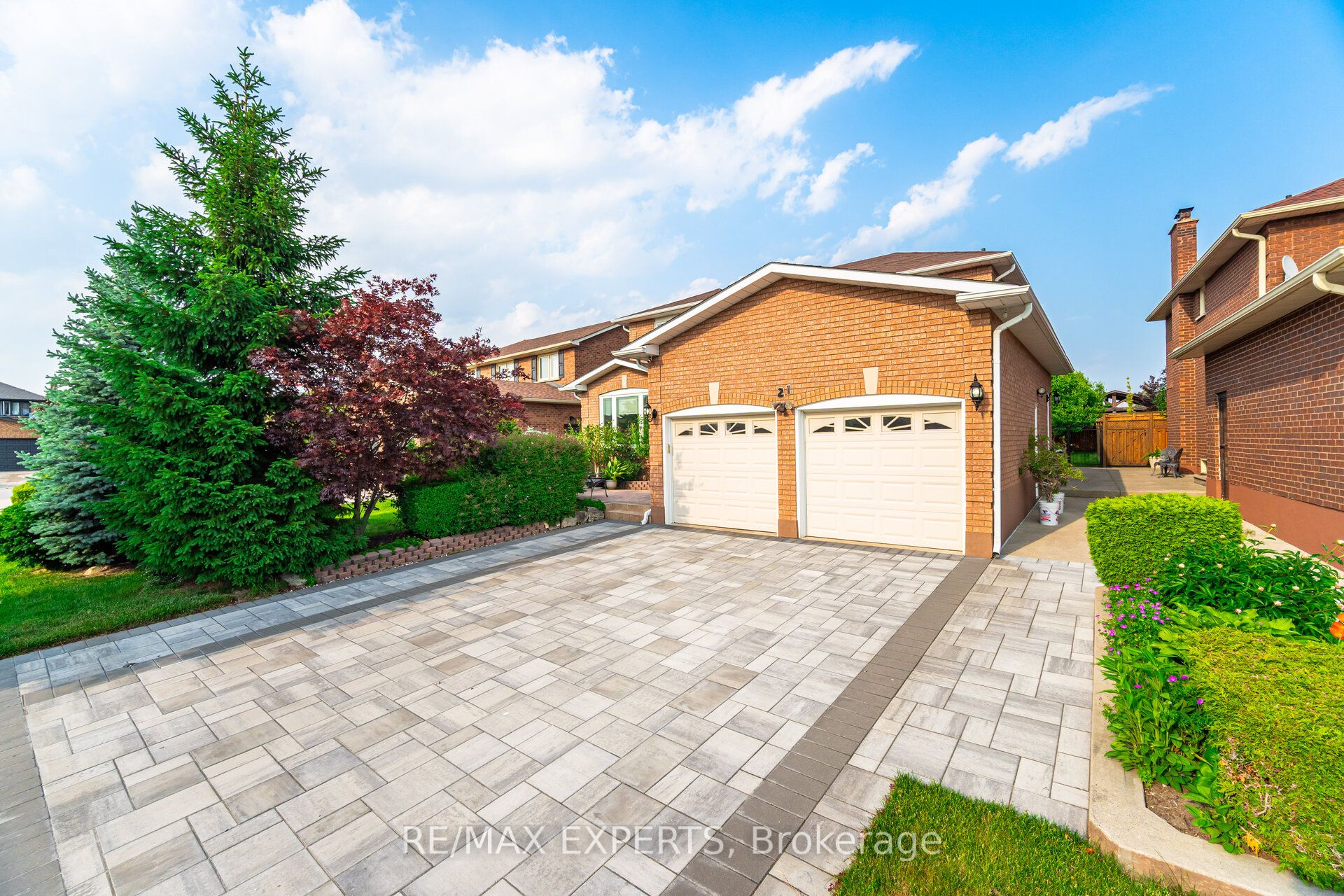 21 Williamsburg Lane