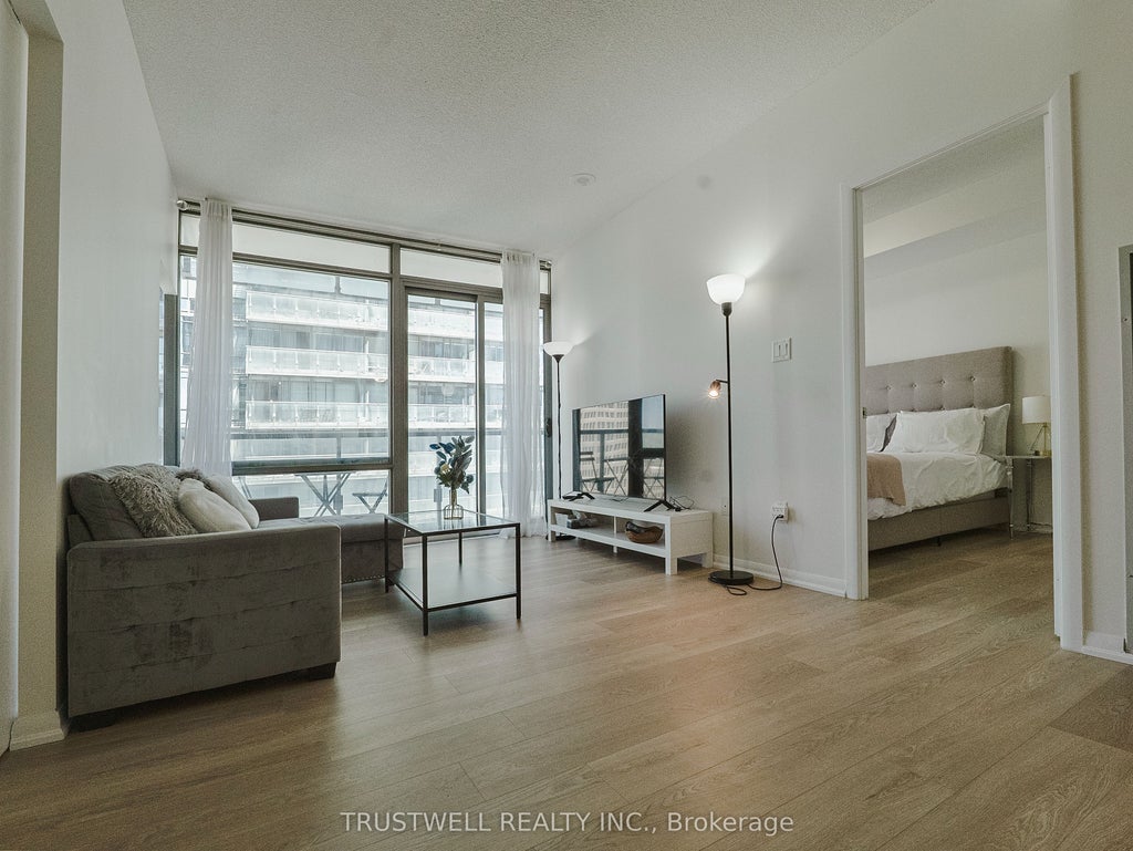 Photo of 38 Grenville Street #2601, Toronto, ON M4Y 1A5 (MLS # C13225772)