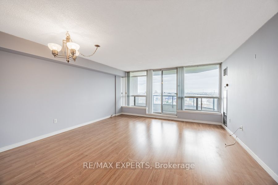 12 Laurelcrest Street 611