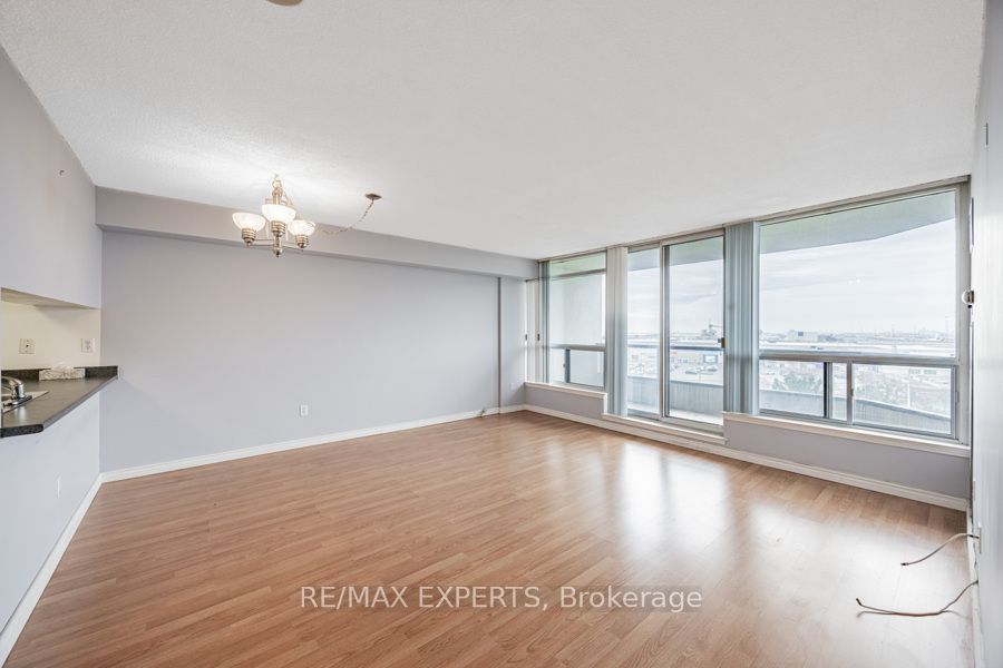 12 Laurelcrest Street 611