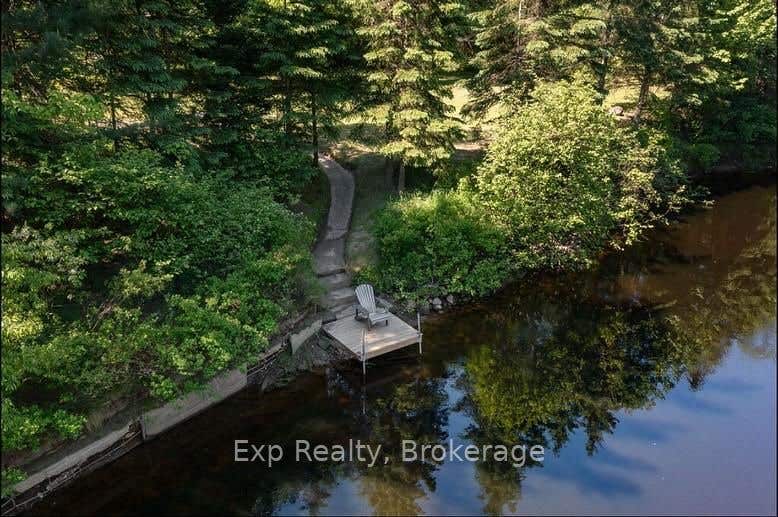 Photo of 27 Groeger Road, Huntsville, ON P1H 2J4 (MLS # X13530194)