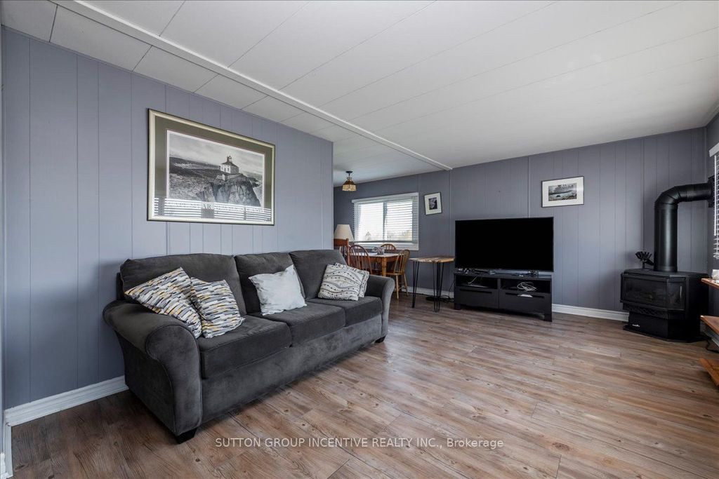 Photo of 18 Trefoil Drive, Innisfil, ON L9S 1P7 (MLS # N13045914)