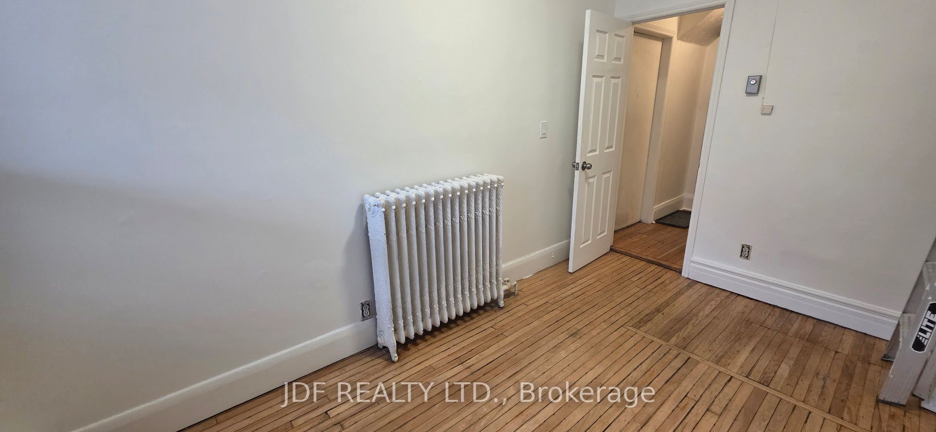 383 Lansdowne Avenue