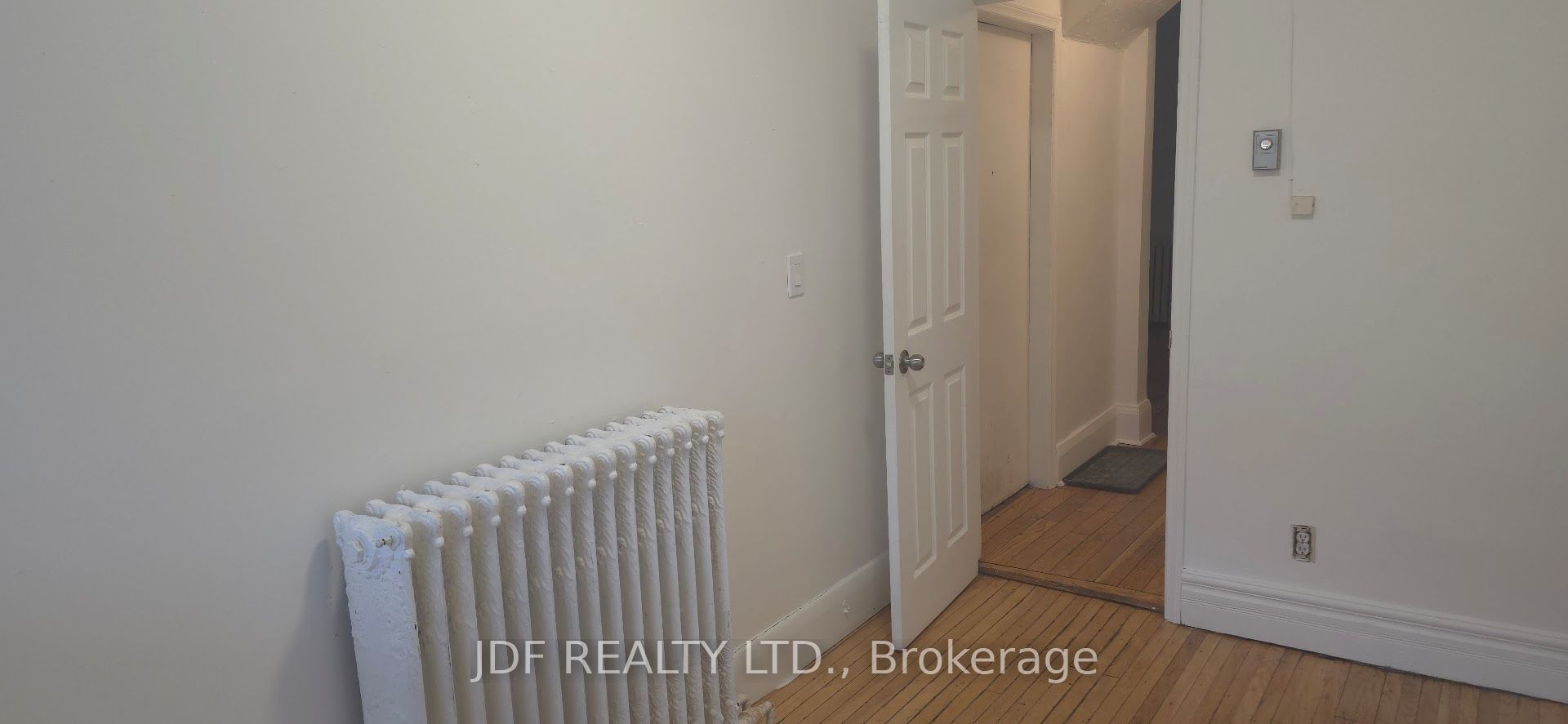 383 Lansdowne Avenue