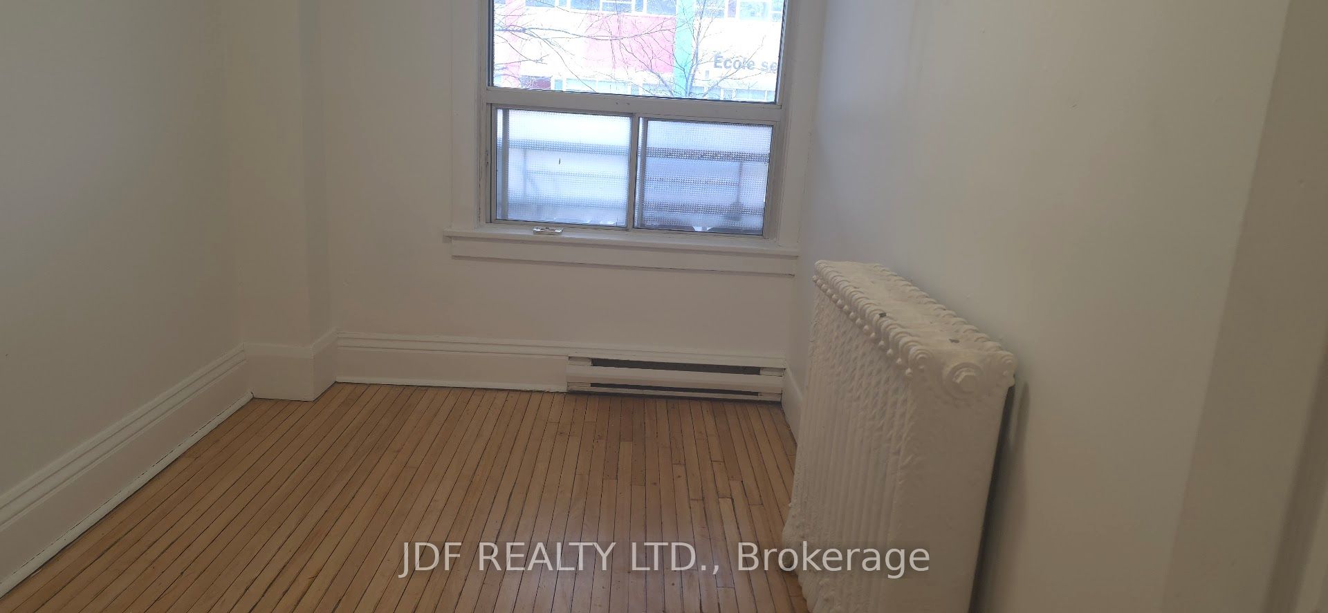 383 Lansdowne Avenue