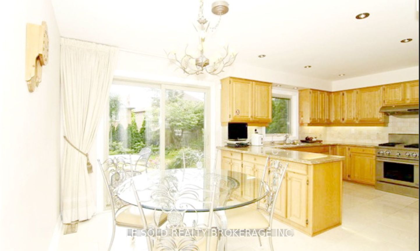 347 Fern Avenue Bsmt Room