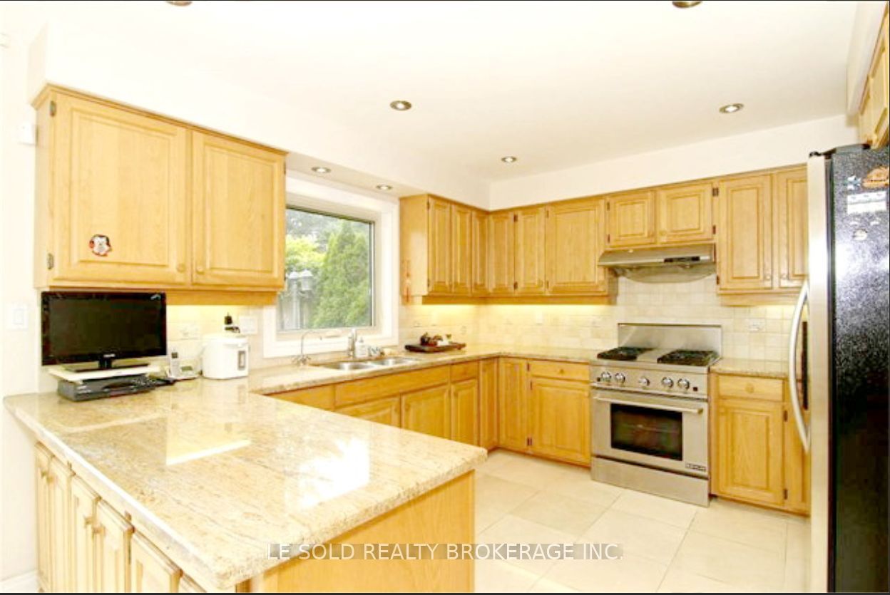 347 Fern Avenue Bsmt Room