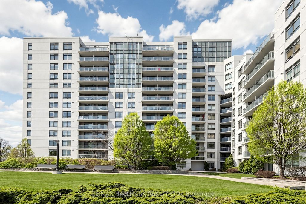 Photo of 812 Lansdowne Avenue #1119, Toronto, ON M6H 4K5 (MLS # W13097216)