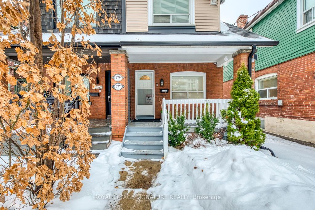 Photo of 977 Broadview Avenue, Toronto, ON M4K 2R9 (MLS # E12709724)