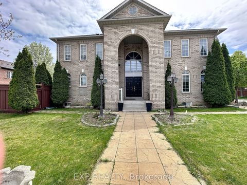 129 Ledgerock Drive Vaughan ON L4H 2G7