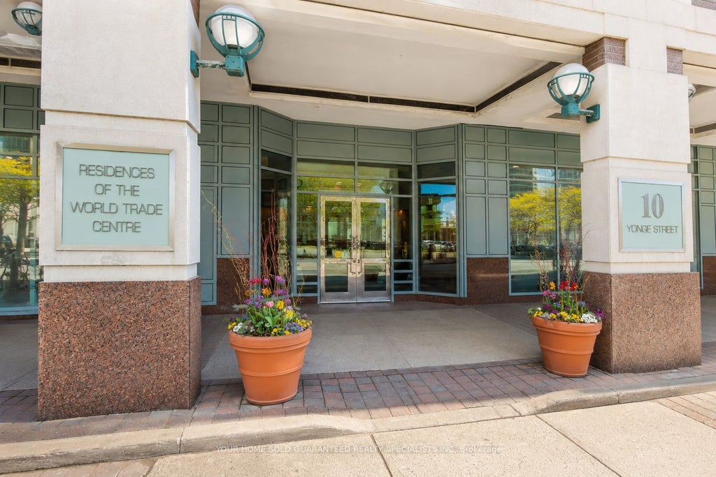 Photo of 10 Yonge Street #2610, Toronto, ON M5E 1R4 (MLS # C13620742)