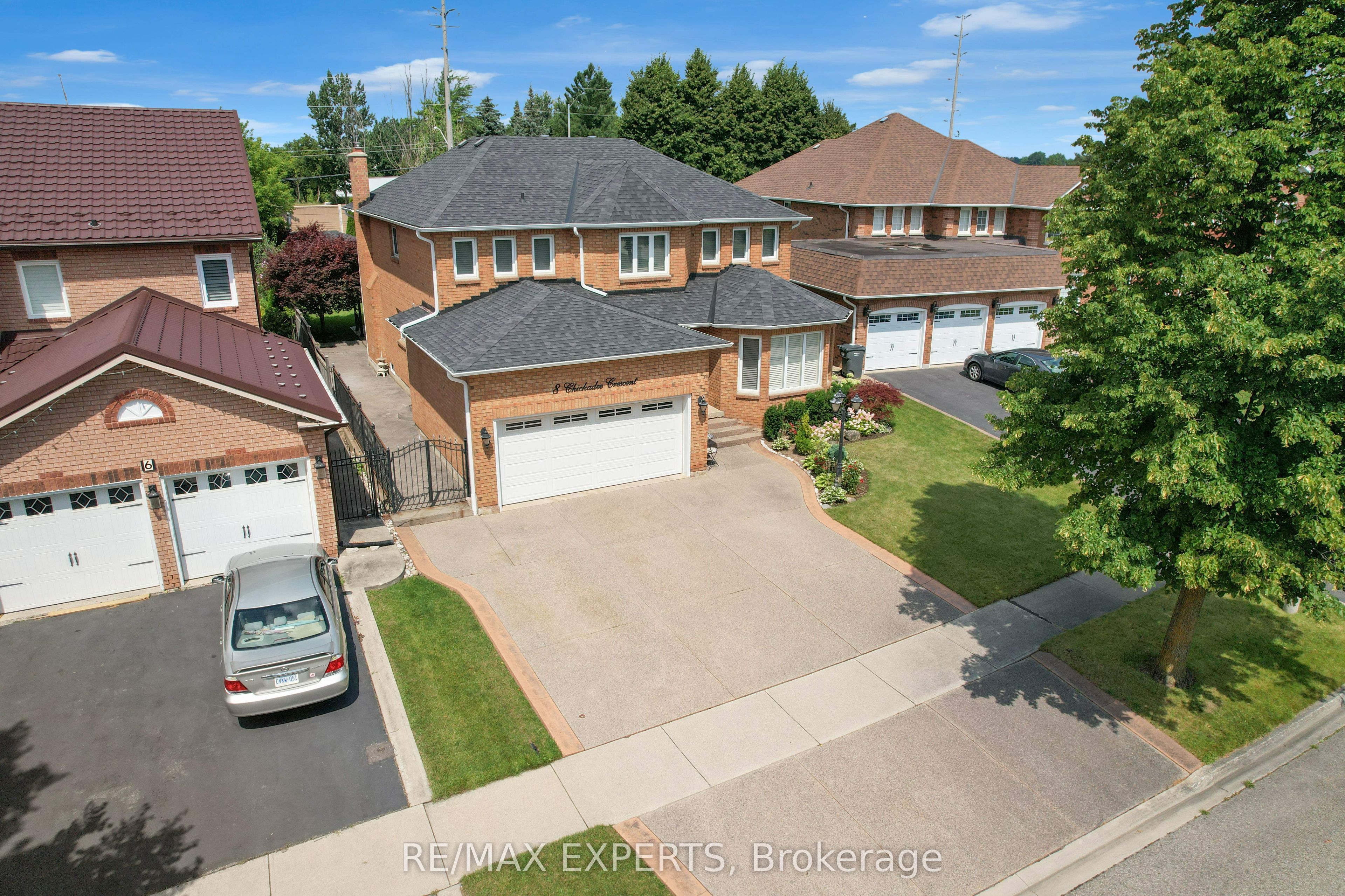 8 Chickadee Crescent