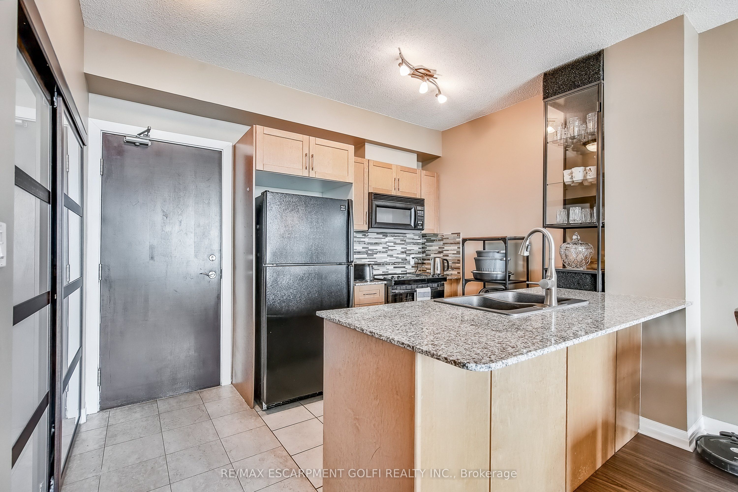 1359 Rathburn Road E 902