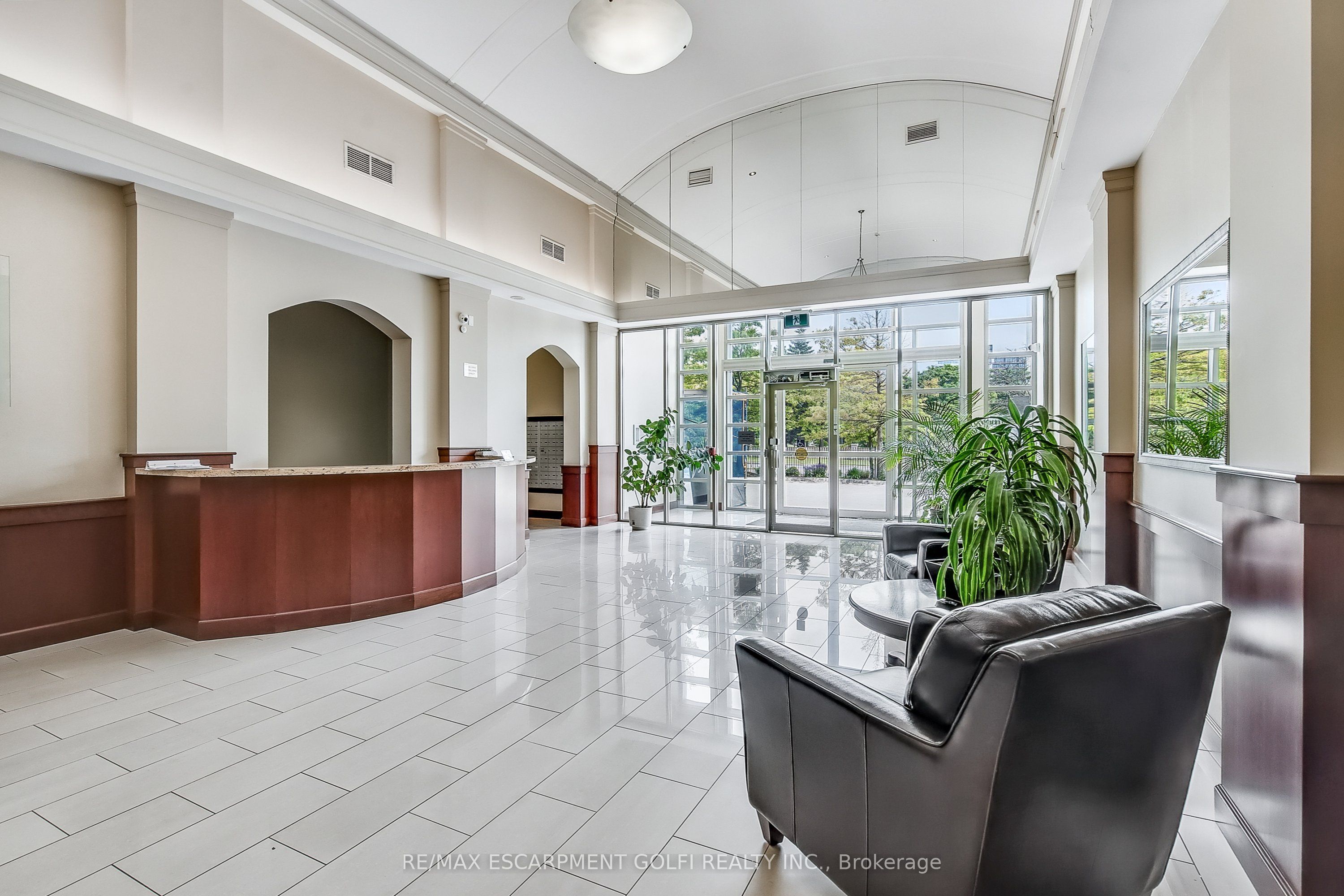 1359 Rathburn Road E 902