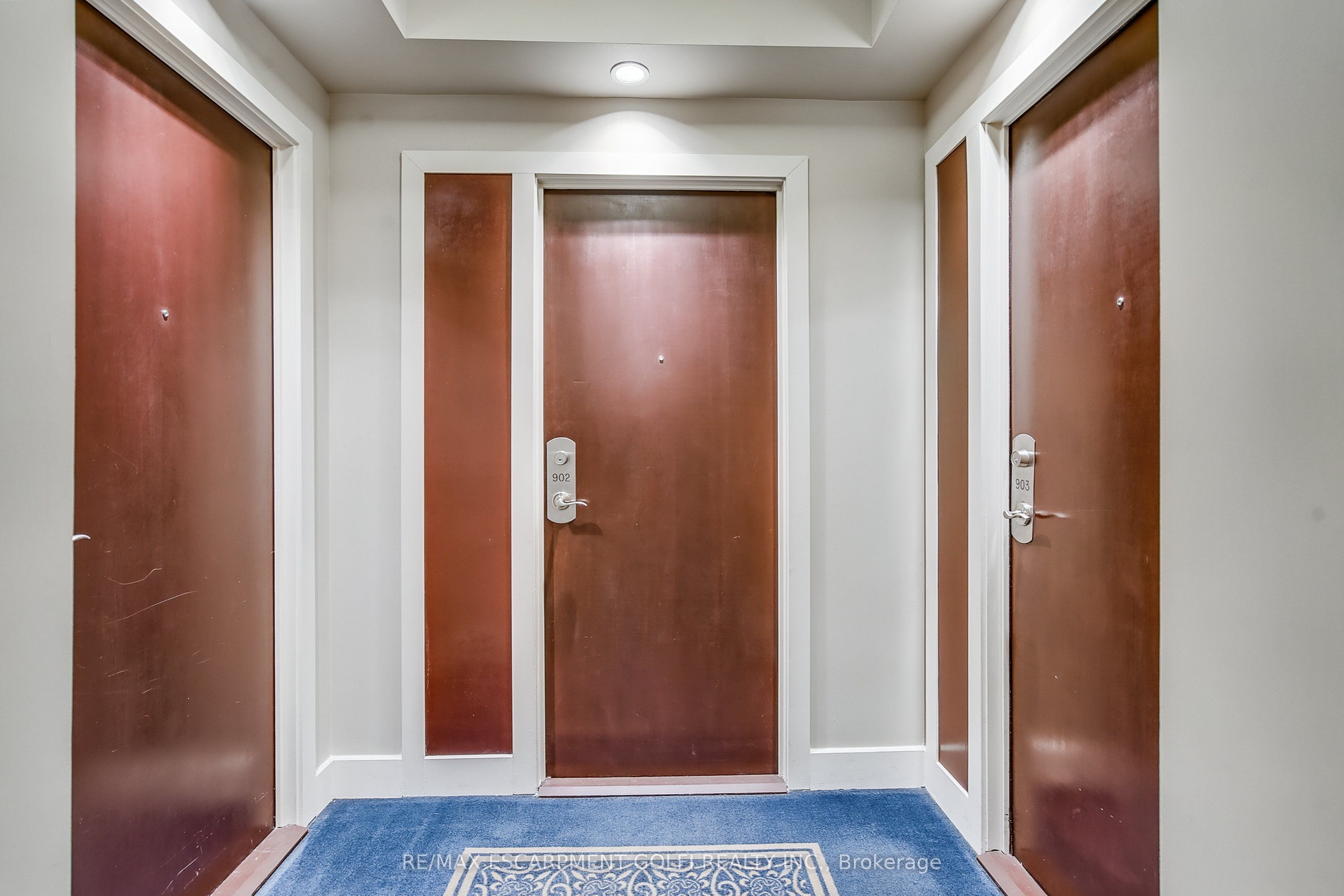 1359 Rathburn Road E 902