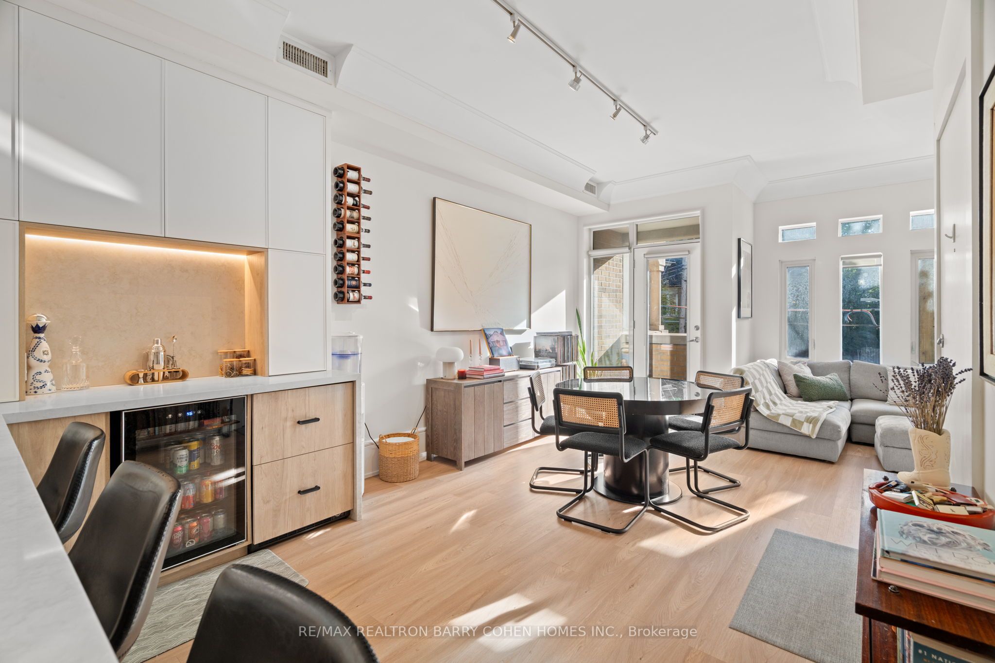 336 Davenport Road 201