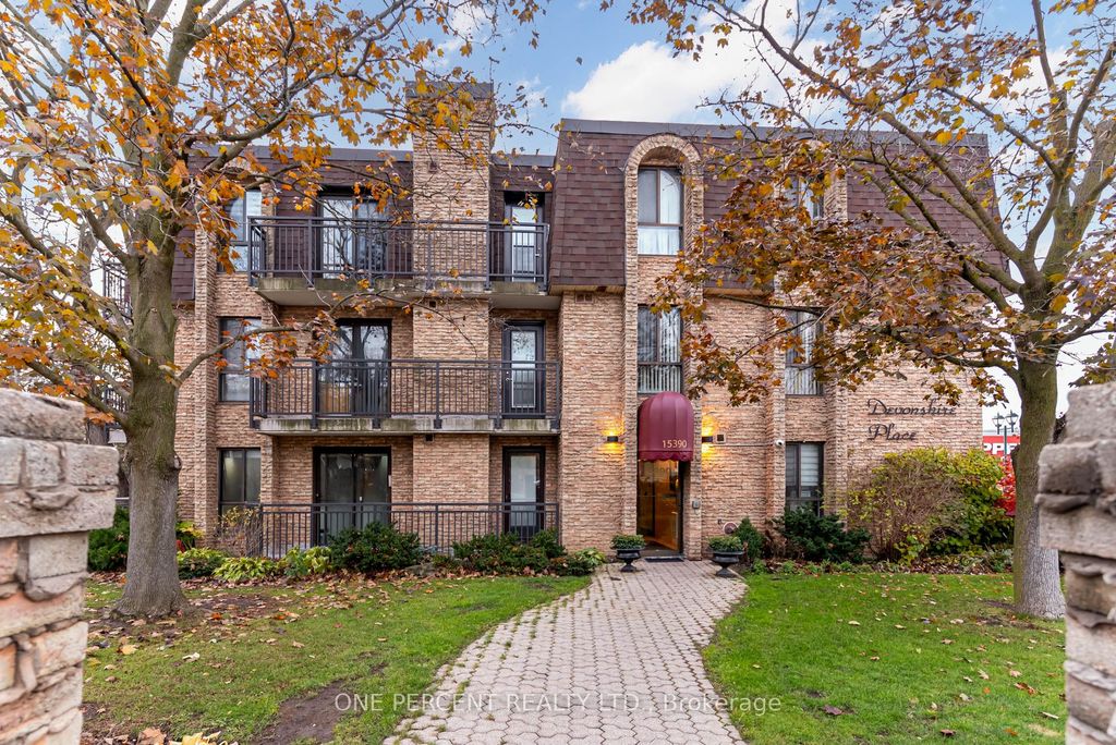 Photo of 15390 Yonge Street #406, Aurora, ON L4G 1N8 (MLS # N13544944)
