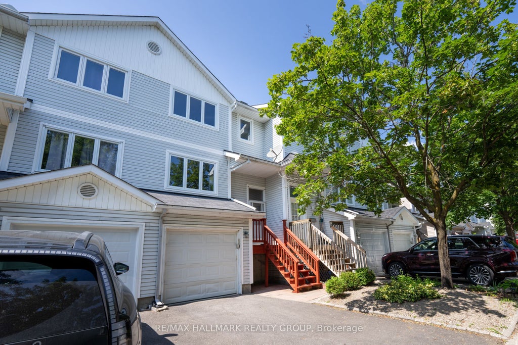Photo of 3 Seth Private, Overbrook - Castleheights and Area, ON K1K 4R6 (MLS # X13538894)