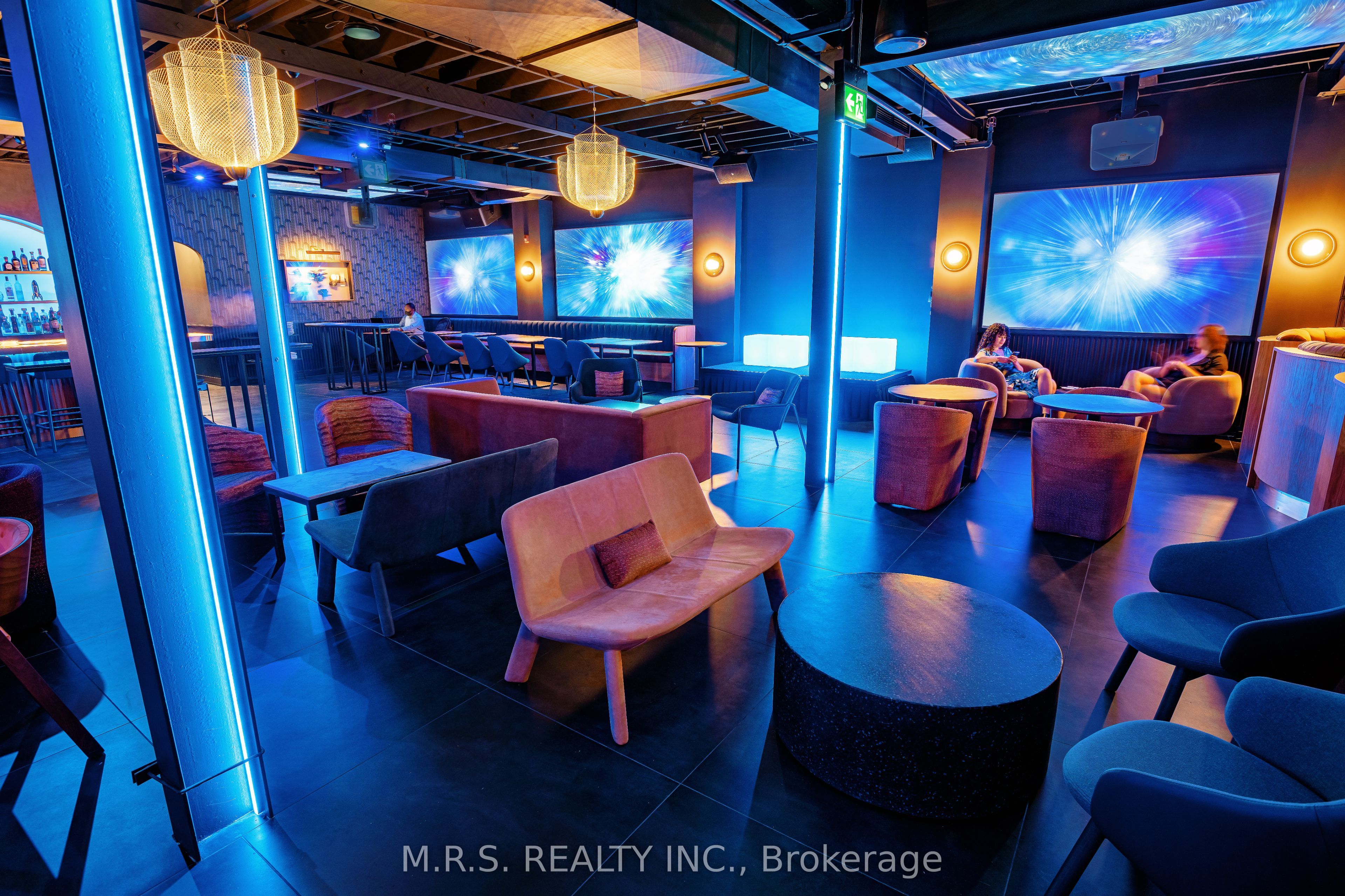 739 Queen Street W 2nd Floor