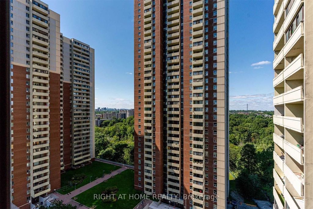 Photo of 5 Massey Square #106, Toronto, ON M4C 5L6 (MLS # E13075264)