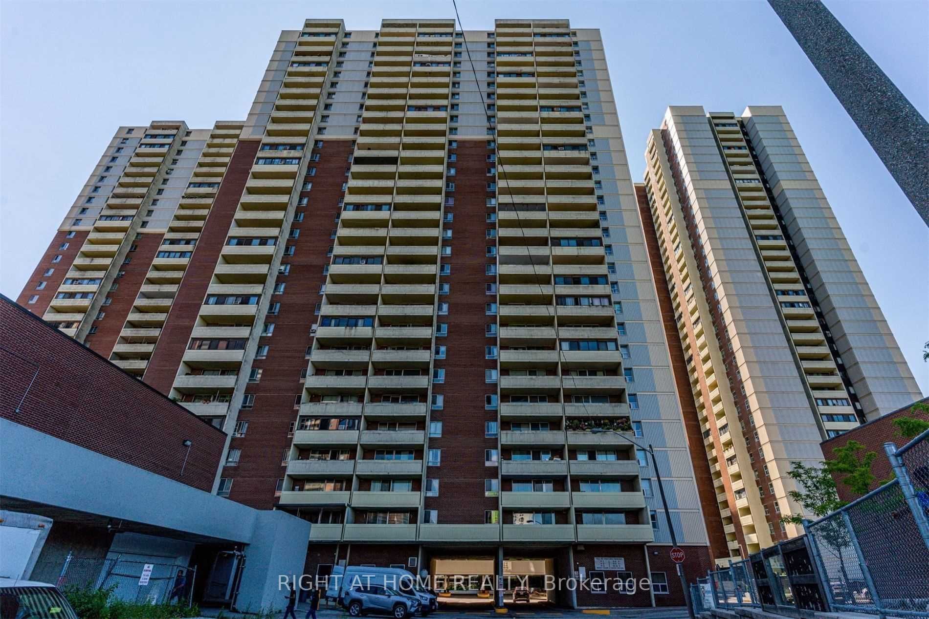 5 Massey Square 106