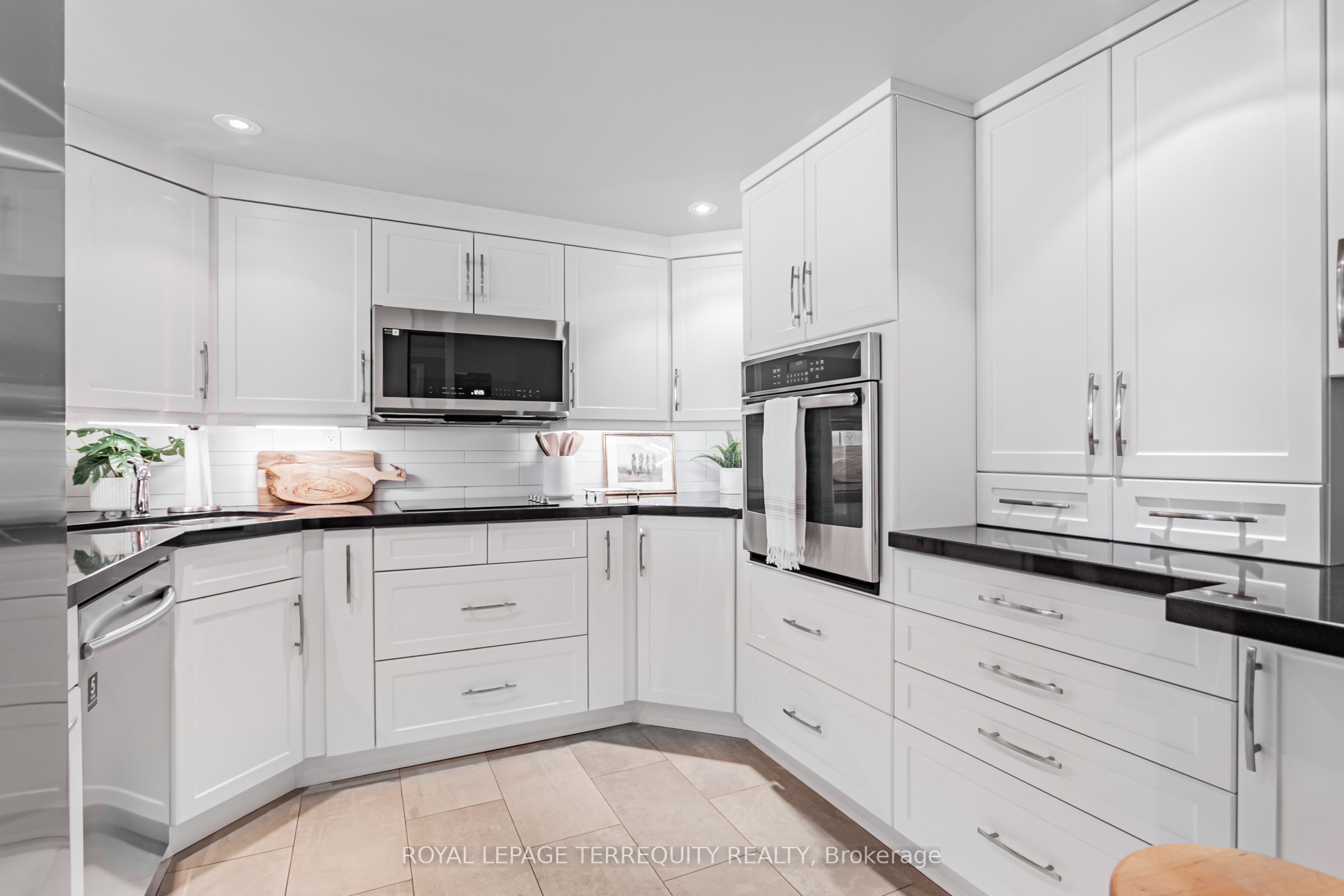 225 Davenport Road 605