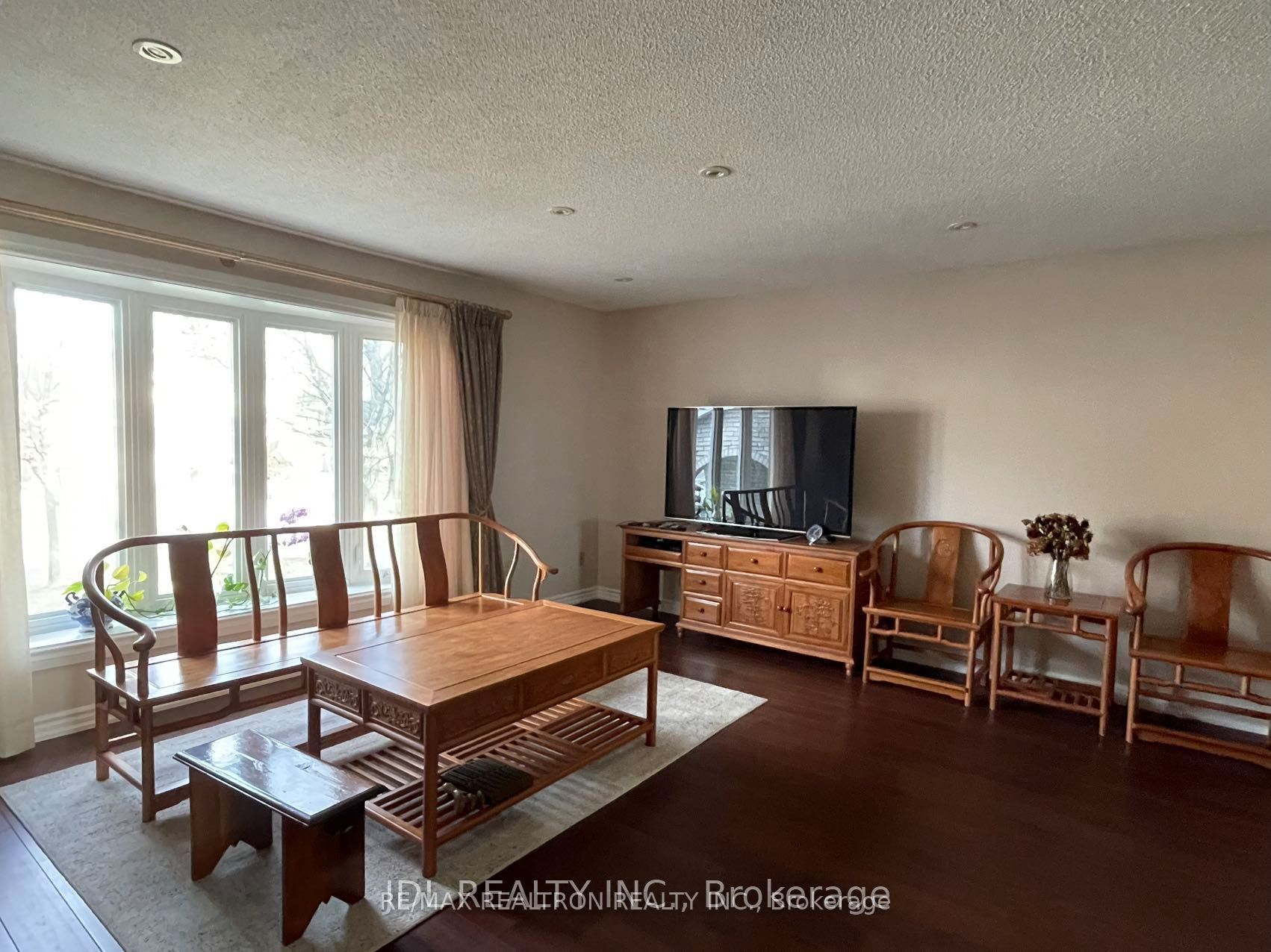 39 Bakerdale Road ROOM A