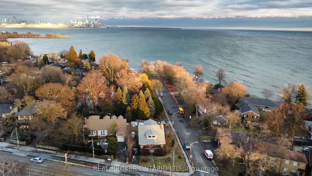 Photo of 2585 Lakeshore Boulevard W, Toronto, ON M8V 1G3 (MLS # W12691506)