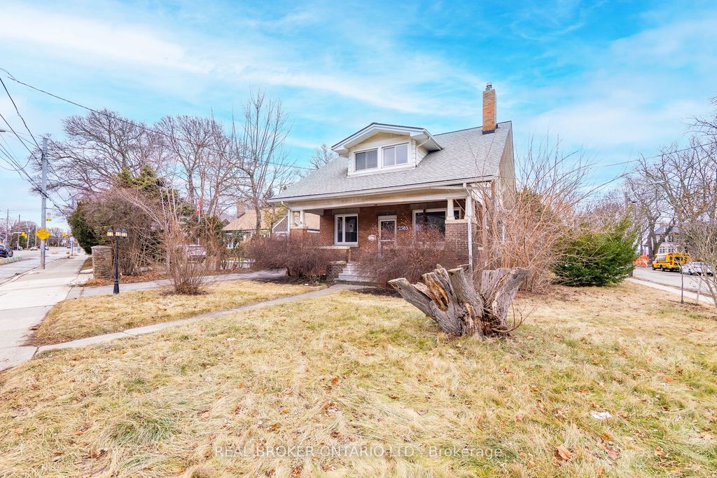 Photo of 2585 Lakeshore Boulevard W, Toronto, ON M8V 1G3 (MLS # W12691506)