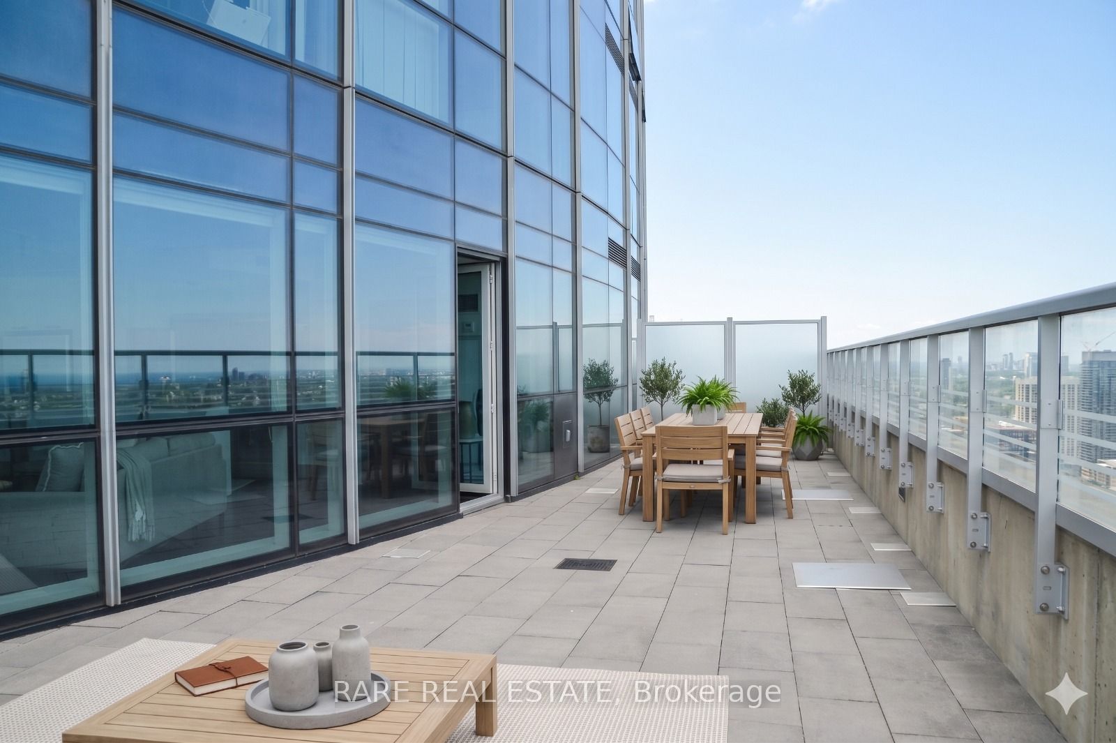 388 Yonge Street 5907