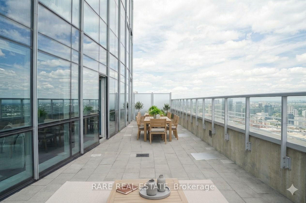 388 Yonge Street 5907