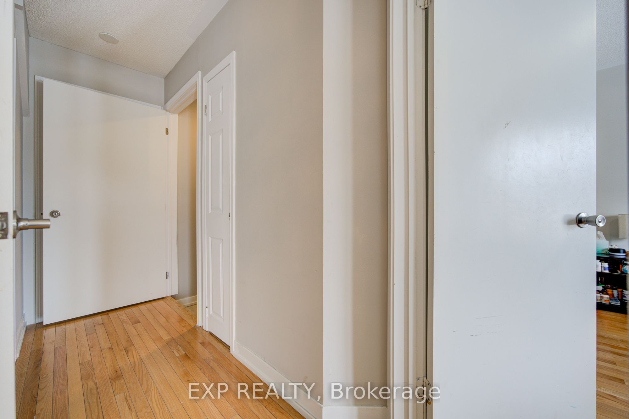 10616 Bathurst Street