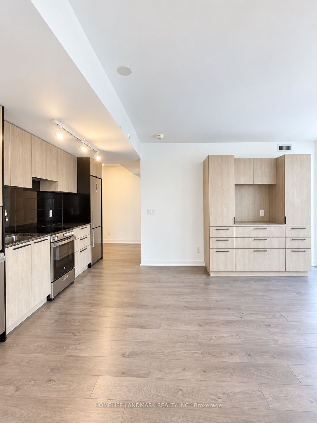 501 Yonge Street 905