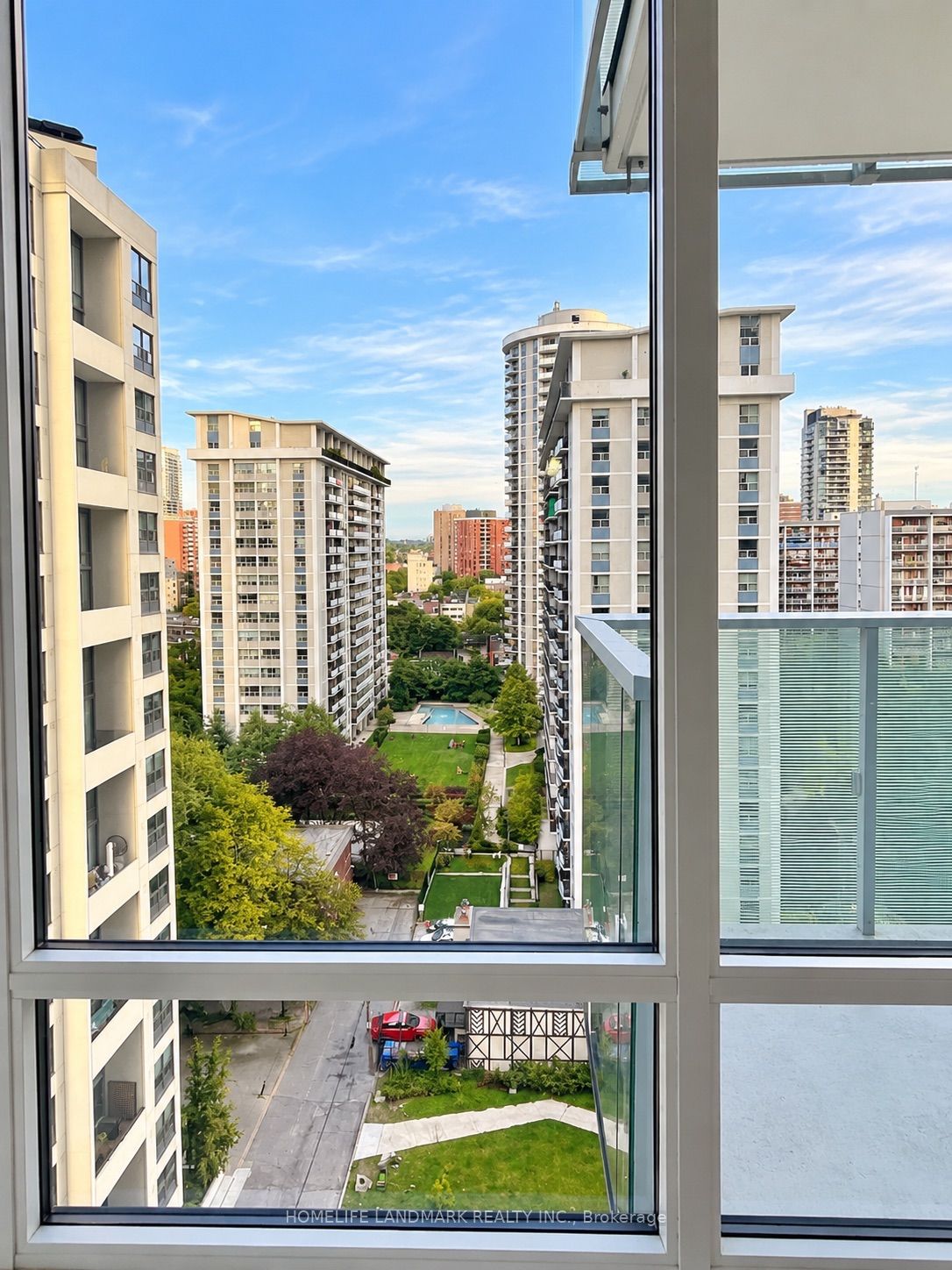 501 Yonge Street 905