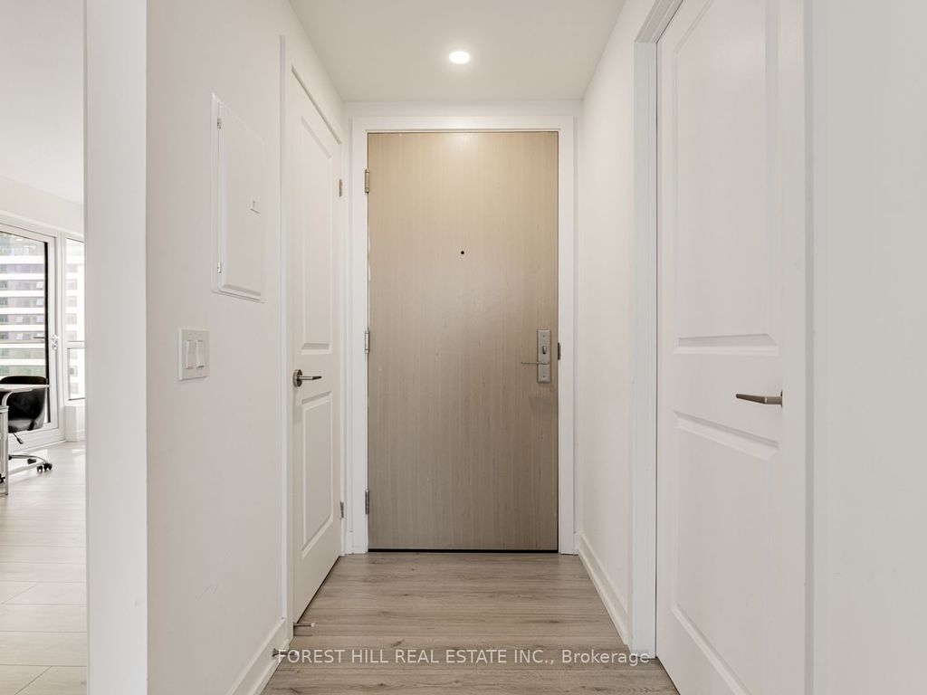 Photo of 395 Bloor Street E #1711, Toronto, ON M4W 0B4 (MLS # C12541038)