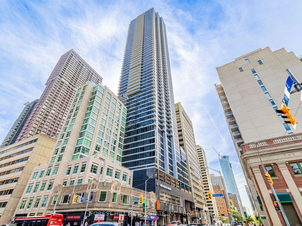 Photo of 395 Bloor Street E #1711, Toronto, ON M4W 0B4 (MLS # C12541038)