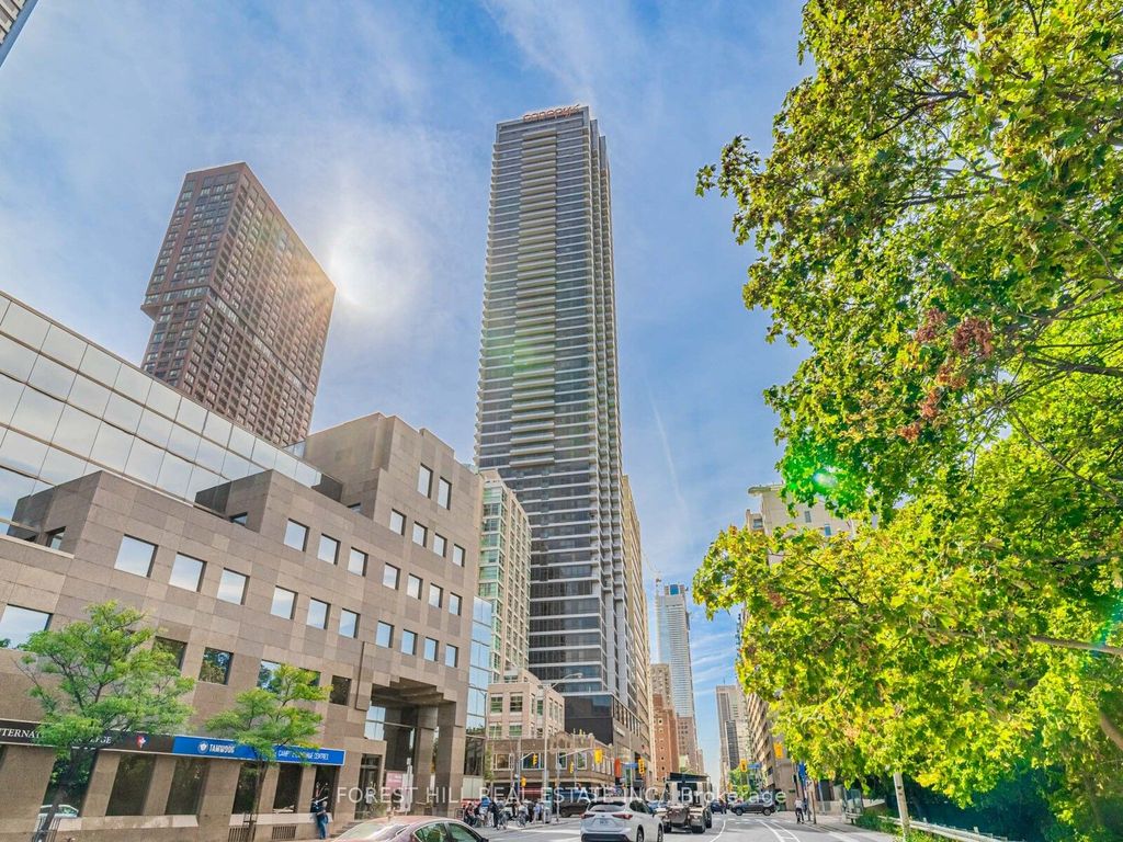 Photo of 395 Bloor Street E #1711, Toronto, ON M4W 0B4 (MLS # C12541038)