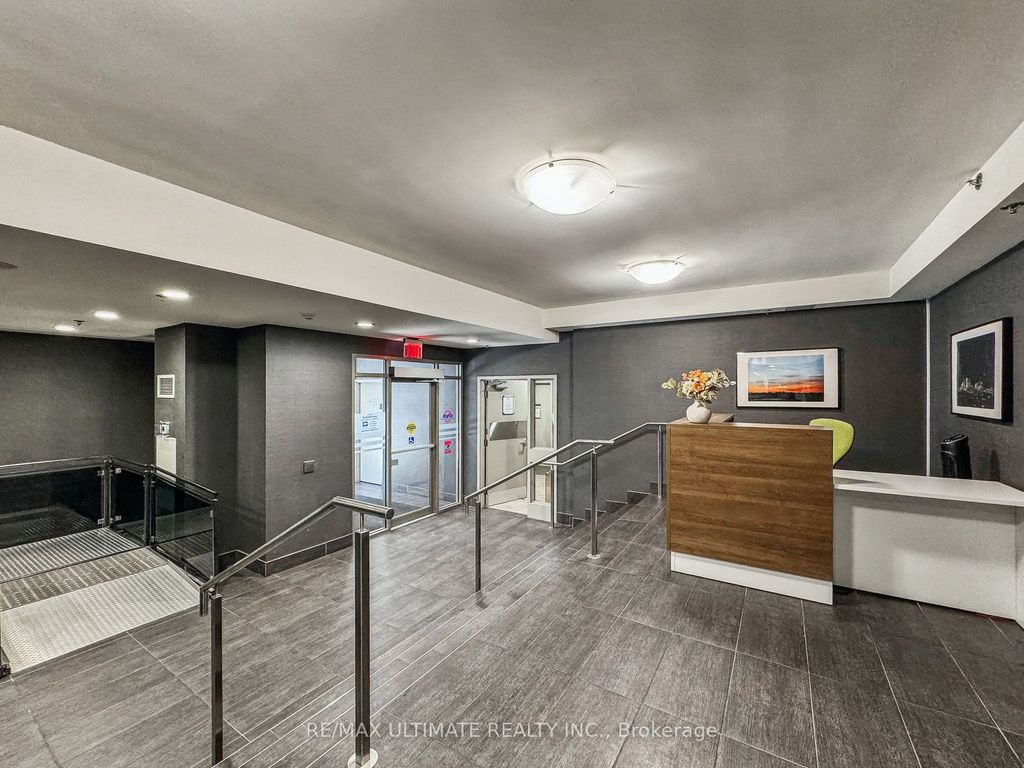 Photo of 816 Lansdowne Avenue #1402, Toronto, ON M6H 4K6 (MLS # W12772344)