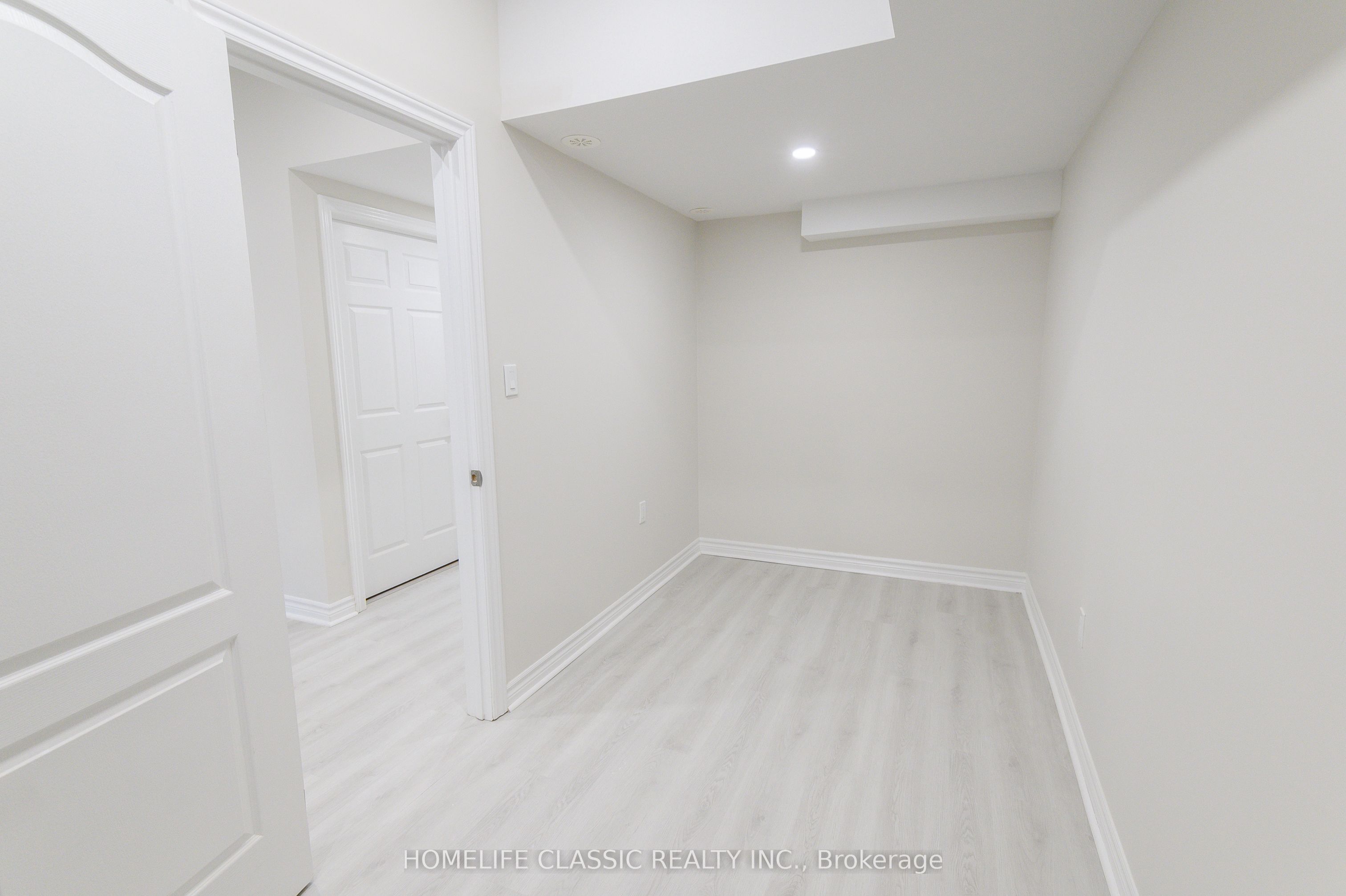 2915 Bur Oak Avenue 1st Fl.