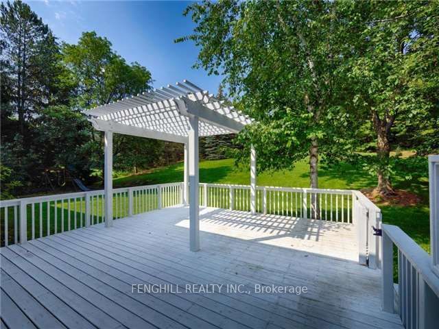 8 Blue Grass Drive