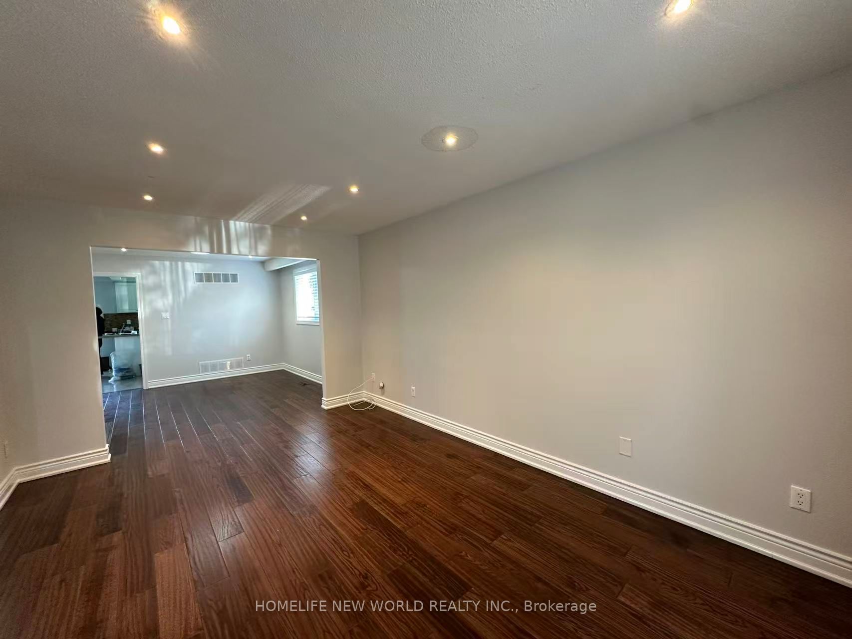 10 Epping Court